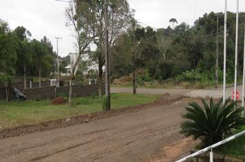 CALÇAMENTO NA RUA AGROMATE