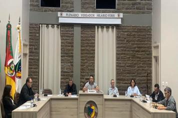 O PODER LEGISLATIVO MUNICIPAL REALIZOU MAIS UMA SESSÃO ORDINÁRIA NESTA SEGUNDA-FEIRA, 15 DE AGOSTO
