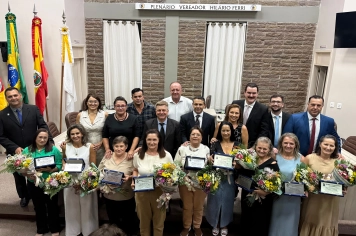 Câmara de Vereadores de Arvorezinha realiza Sessão Solene em homenagem ao Dia Internacional da Mulher com grande público e emoção