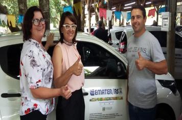 VEREADORES PARTICIPAM DA ENTREGA DE CARROS PARA A EMATER