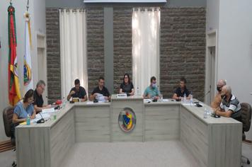 PRIMEIRA SESSÃO ORDINÁRIA DE DEZEMBRO OCORREU NESTA TERÇA-FEIRA.