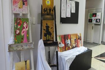 O LEGISLATIVO MUNICIPAL DE ARVOREZINHA RECEBE EXPOSIÇÃO DE ARTES PLÁSTICAS E APRESENTAÇÃO MUSICAL DE ALUNOS DA ONG APRENDIZES.