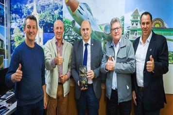 VEREADOR GILSON DESENGRINI ESTEVE SOLICITANDO RECURSOS PARA ARVOREZINHA NA CAPITAL GAÚCHA