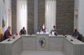 SESSÃO EXTRAORDINÁRIA APROVOU UM PROJETO DE LEI.