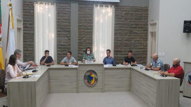 PRIMEIRA SESSÃO ORDINÁRIA DE OUTUBRO OCORREU ONTEM.