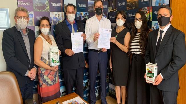 VEREADORES GILSON, TIAGO E SUELI INTEGRAM COMITIVA ARVOREZINHENSE QUE ESTÁ EM BRASÍLIA