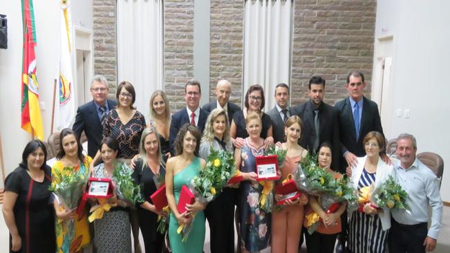 SESSÃO SOLENE EM HOMENAGEM AO DIA INTERNACIONAL DA MULHER