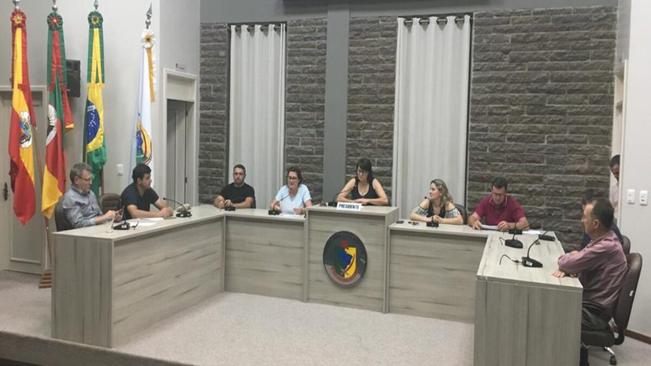 PROJETO DE LEI 076/2019, FOI APROVADO NA PRIMEIRA SESSÃO EXTRAORDINÁRIA