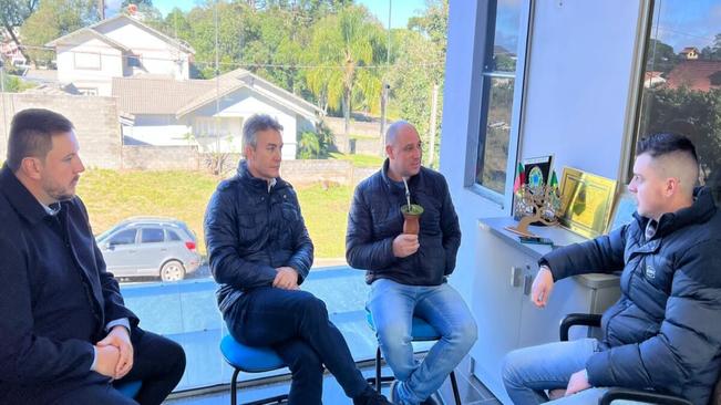 DEPUTADO VILMAR ZANCHIN VISITA ARVOREZINHA