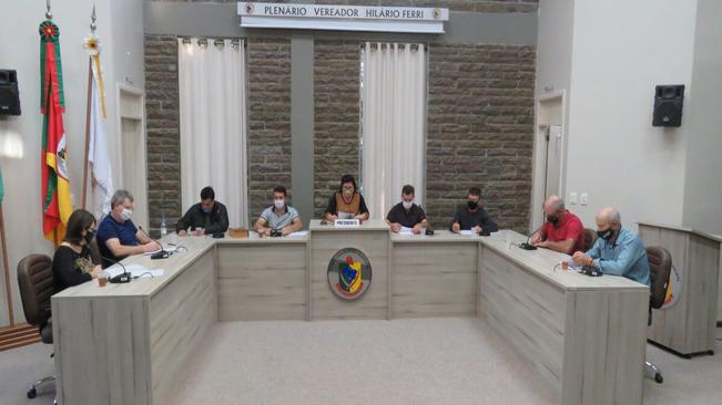 PRIMEIRA SESSÃO ORDINÁRIA DE AGOSTO OCORREU ONTEM.