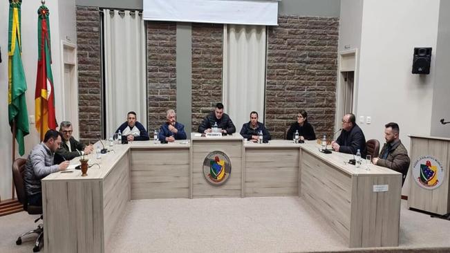 SESSÃO ORDINÁRIA ACONTECE NESTA SEGUNDA-FEIRA (04/07)