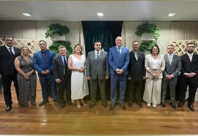 Câmara Municipal de Arvorezinha empossa vereadores, prefeito e vice para o período 2025/2028