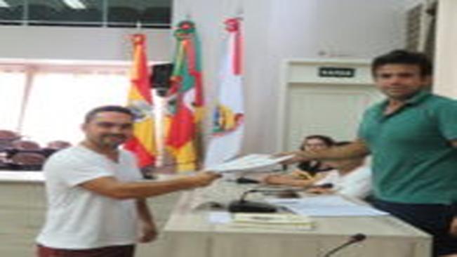 Suplentes assumem cadeiras no Legislativo