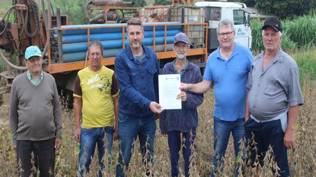 VEREADOR SILVIO GRAPEGIO CONQUISTA PERFURAÇÃO DE POÇO ARTESIANO PARA A COMUNIDADE DE PINHAL QUEIMADO