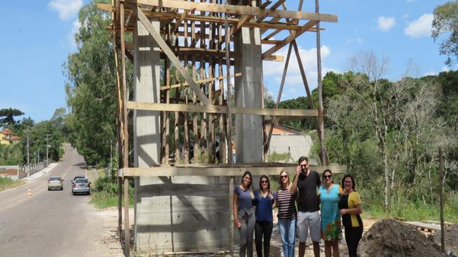ARQUITETOS SE REÚNEM COM A PRESIDENTE DO LEGISLATIVO PARA ACOMPANHAR AS OBRAS DE CONSTRUÇÃO DO PÓRTICO.